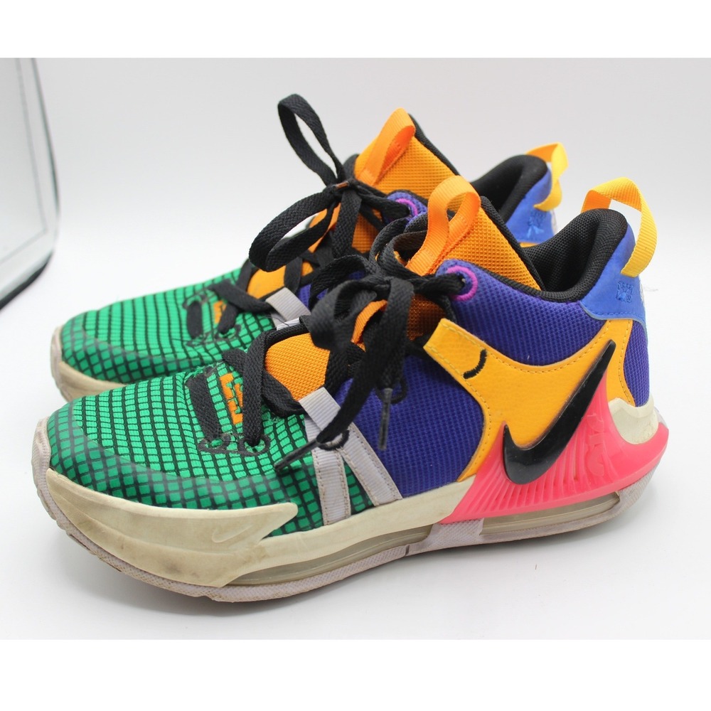 Nike LeBron Witness 8 GS‎ Multi Color Green Purple FQ8170-585 Kids Size 4.5Y